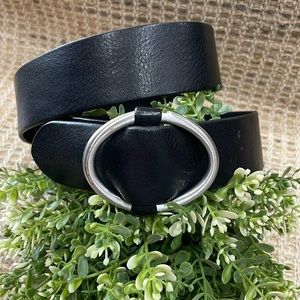Black Leather Belt Ann Taylor Adjustable Size Small-large